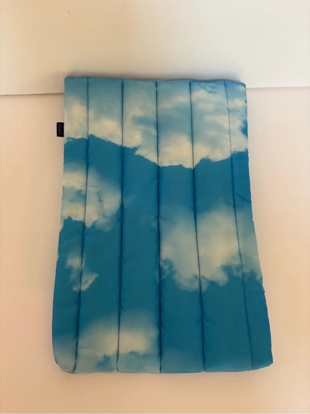 NWOT BAGGU Puffy Laptop Sleeve 16